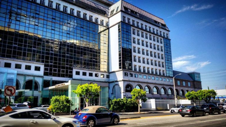 Sofitel Front Landscape Los Angeles at Beverly Hills Photo by Socialbilitty 768x432