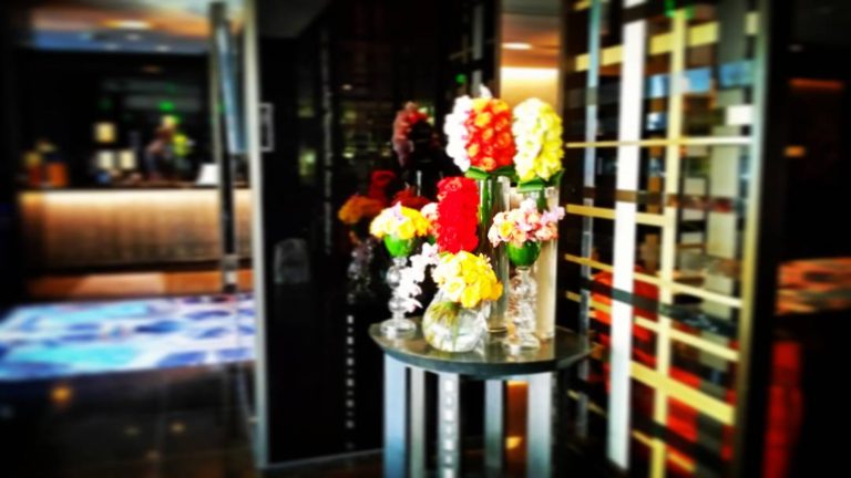 Sofitel Main Lobby Flowers Los Angeles at Beverly Hills Photo by Socialbilitty 768x432